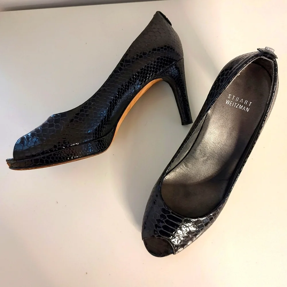 Stuart Weitzman Black Crystal Leather Plainfield Logo Snakeskin Peep Toe…